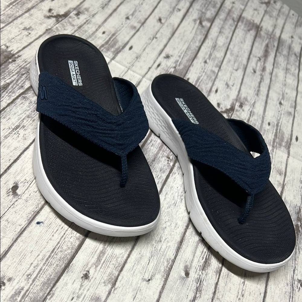 Skechers Navy and White Flip Flops